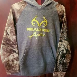 🌷3 for $15 2 YXL Realtree Hoodie's